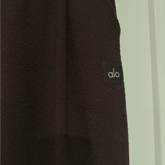 Alo Textured Tailored Pant, Espresso, Size Medium - Picture 3 of 3